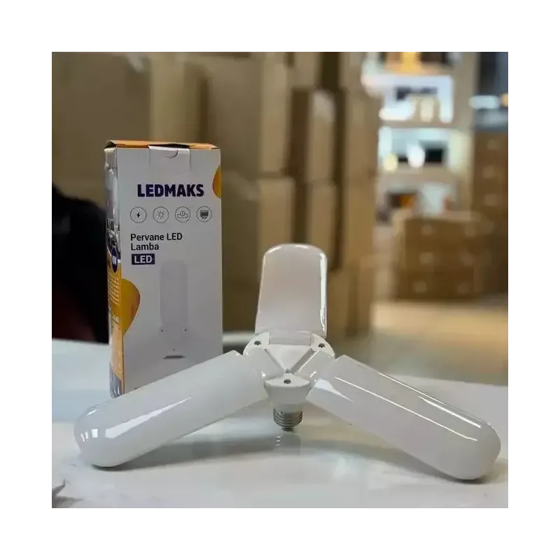 Pervane Ampül 40 W 3 Kollu Katlanır E27 Duy LED Ampül